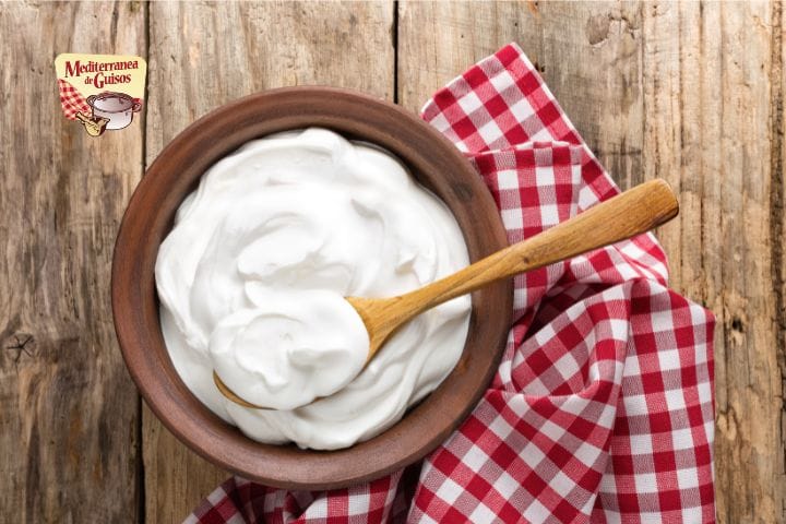 yogur natural fuente de probióticos para la salud intestinal